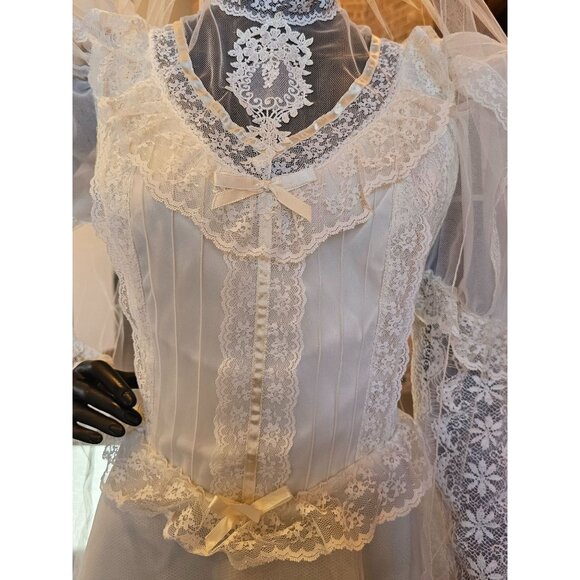 Vintage Ivory Victorian Wedding Gown/ Hat - Picture 11 of 13